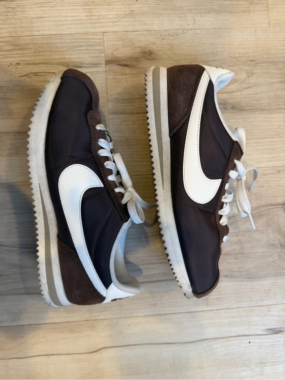 Nike Brown and White Retro-Style Men's Sneakers